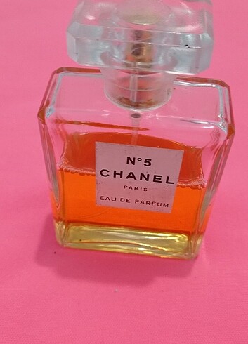 Chanel parfüm.