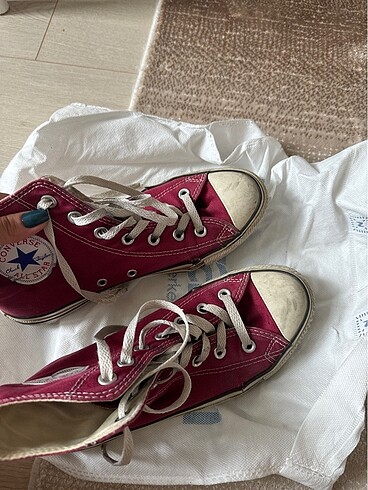 39 Beden bordo Renk Converse ayakkabı