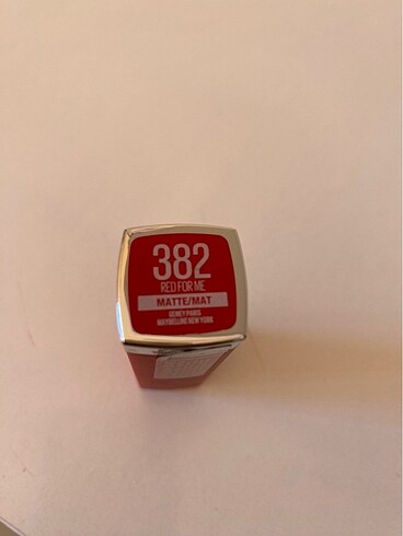 Beden kırmızı Renk MAYBELLİNE RUJ