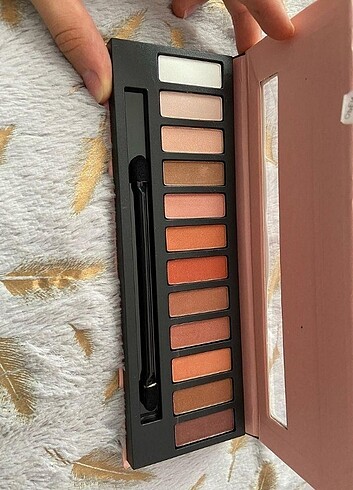 Maybelline Çok Renkli Far Paleti