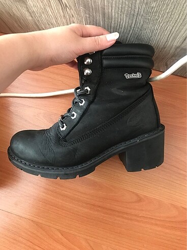 Dockers Kadın bot