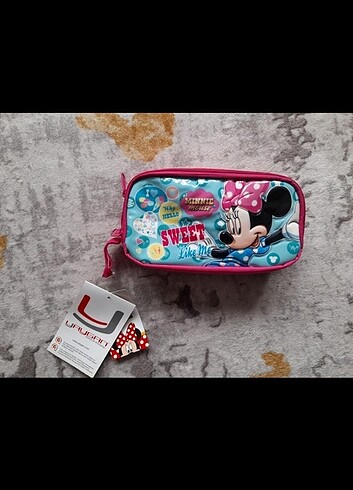 Minnie mouse kabartmalı kalem kutusu
