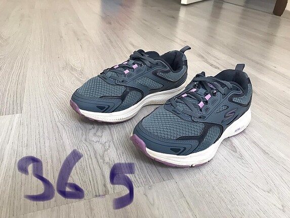 Skechers