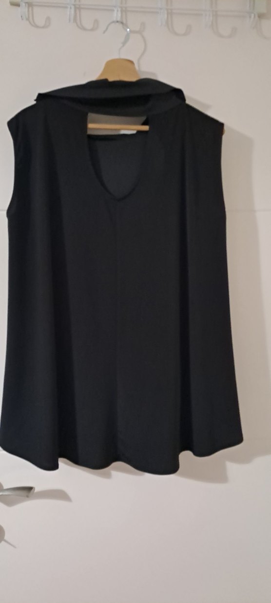 Siyah Drapeli Yüksek Yakalı Kadın Yelek - Görsel 4