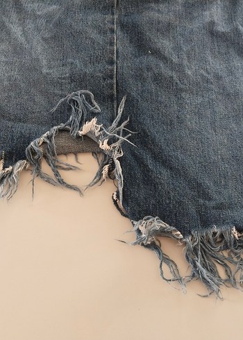 m Beden mavi Renk Mavi Bol Kesim Yırtık Midi Denim Şort