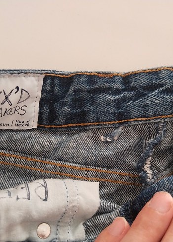 m Beden Mavi Bol Kesim Yırtık Midi Denim Şort