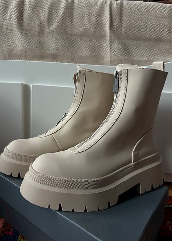Pull and Bear Pull&Bear Etiketli Fermuarlı Platform Topuklu Kadın Bot