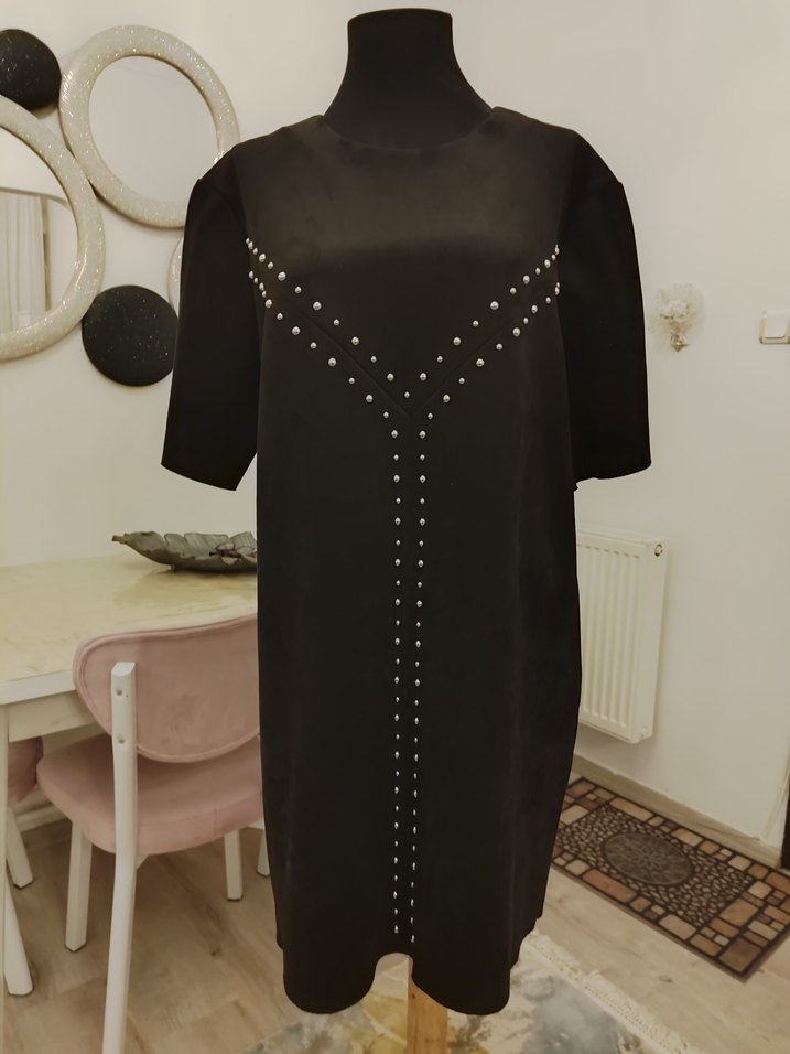 Siyah Süet İşlemeli Mini Elbise - Görsel 3