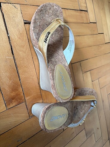 36 Beden altın Renk Y2k Lolita DKNY Dolgu Topuk Terlik