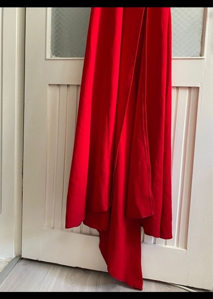 kırmızı elbise - Görsel 3