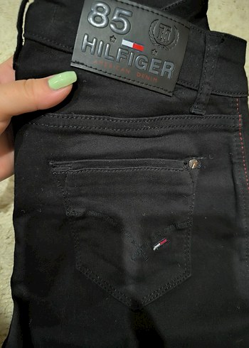 Tommy Hilfiger siyah Fermuarlı Dar Kesim Midi Denim Pantolon