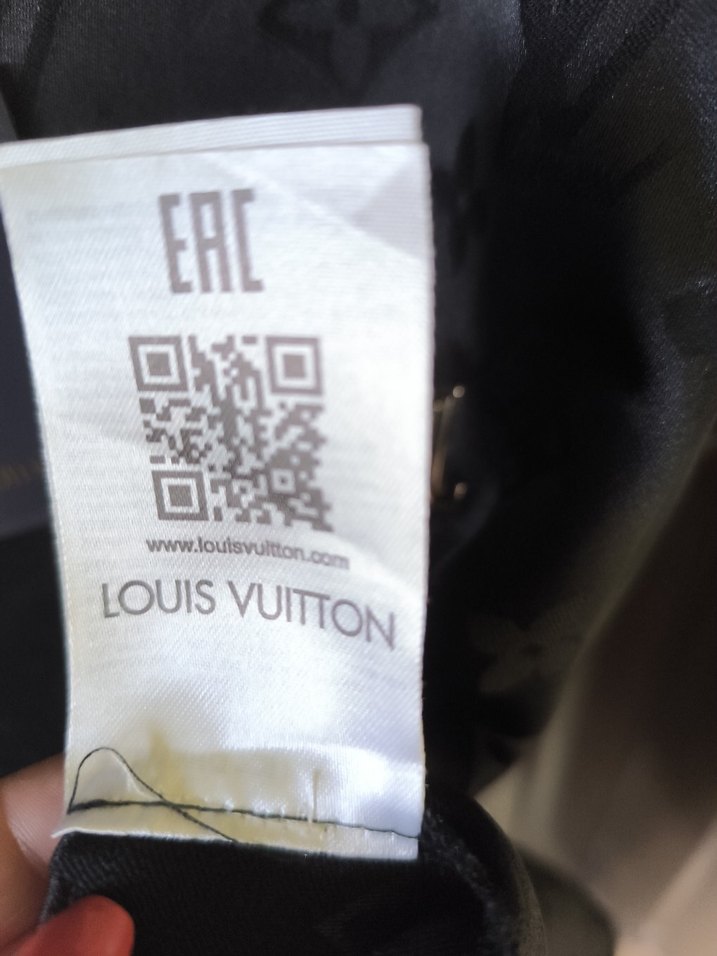 Louis Vuitton Siyah V Yaka Uzun bayan elbise - Görsel 5