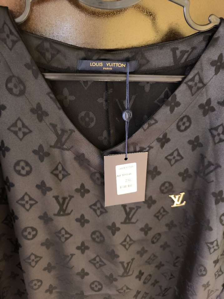 Louis Vuitton Siyah V Yaka Uzun bayan elbise - Görsel 2