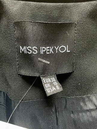 38 Beden ipekyol Blazer %70 İndirimli.