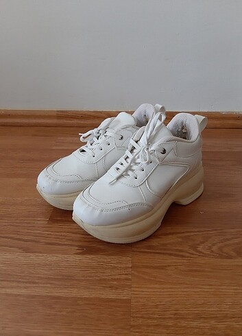 Beyaz Yüksek Taban Sneakers 39 Numara
