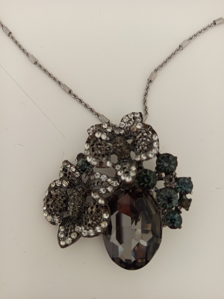 Uzun Zincirli Gri Çiçek Detaylı Bohem Kolye - Görsel 4