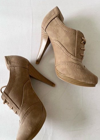 Bej Süet Stiletto Topuklu Kadın Oxford Ayakkabı
