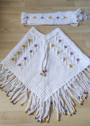 Nakışlı Beyaz Örgü Kız Panço - Görsel 2