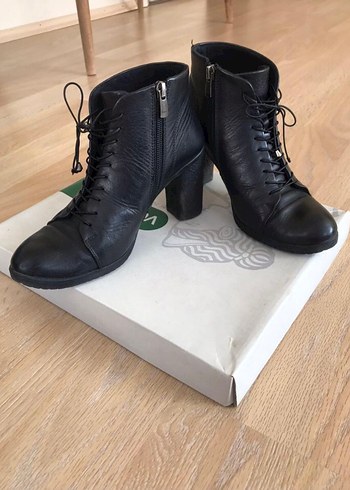 37 Beden siyah Renk Hakiki Deri Siyah Bağcıklı Stiletto Topuklu Kadın Bot