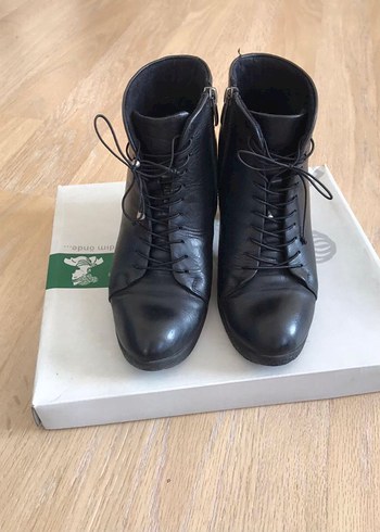 Venüs Hakiki Deri Siyah Bağcıklı Stiletto Topuklu Kadın Bot