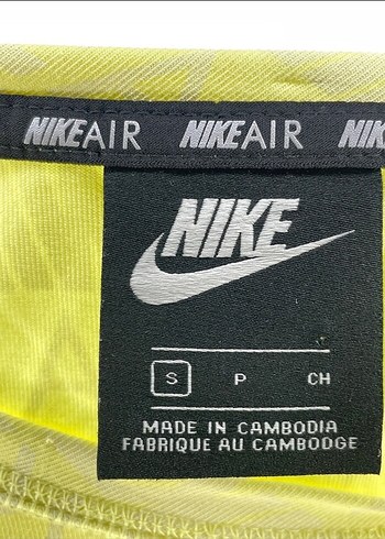 s Beden Nike Air Sarı Kısa Kollu Crop Tişört