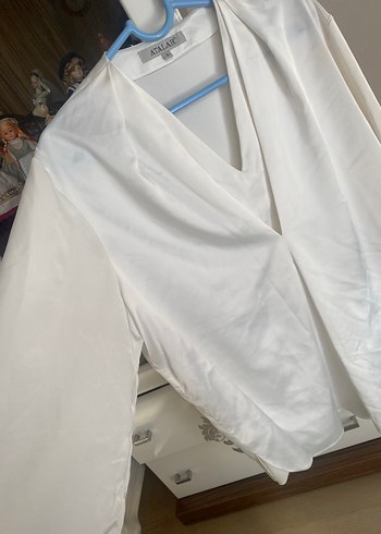 Beyaz V Yaka Uzun Kollu İpek Gömlek - Görsel 5