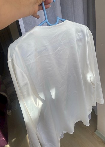 Beyaz V Yaka Uzun Kollu İpek Gömlek - Görsel 3