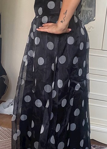 Puantiye Desenli Uzun Drapeli Siyah Abiye - Görsel 4