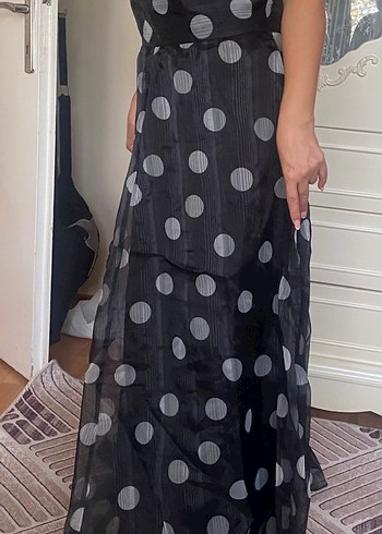 Puantiye Desenli Uzun Drapeli Siyah Abiye - Görsel 2