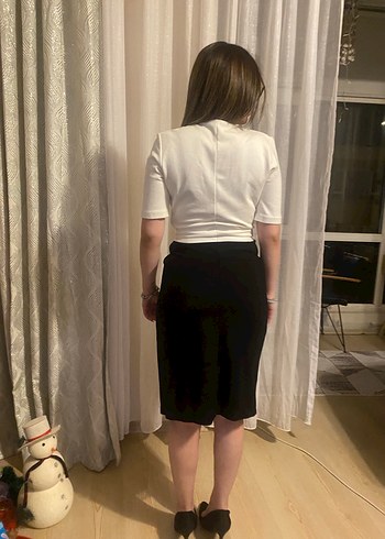 Beyaz V Yaka Drapeli Midi Elbise - Görsel 3