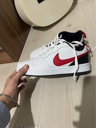 nike court borough