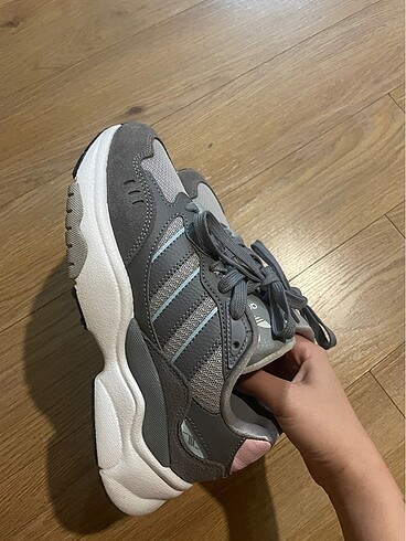 37 Beden gri Renk adidas ayakkabı