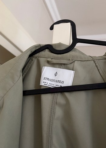 l Beden stradivarius trençkot