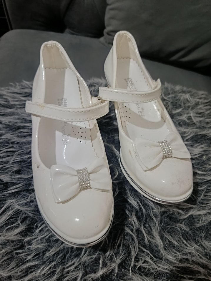 Kız Çocuk Beyaz Fiyonklu Babet Ayakkabı - Görsel 5