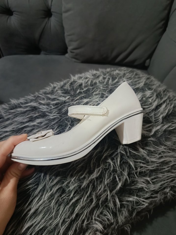 Kız Çocuk Beyaz Fiyonklu Babet Ayakkabı - Görsel 3