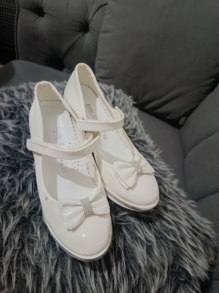 Kız Çocuk Beyaz Fiyonklu Babet Ayakkabı - Görsel 2