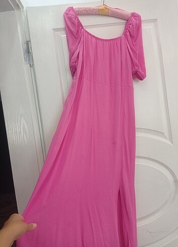 Pembe elbise 