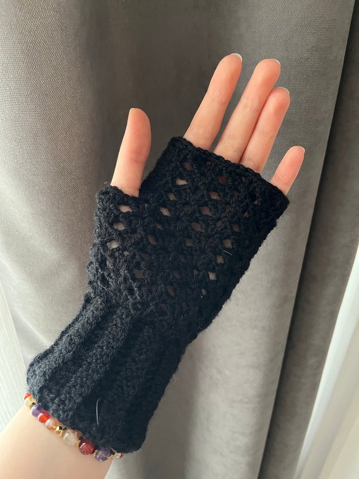 Siyah Örgü Bohem Parmaksız Eldiven - Görsel 2