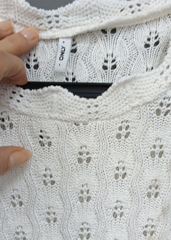 Beyaz Örgü Kolsuz Kadın Süveter - Görsel 2