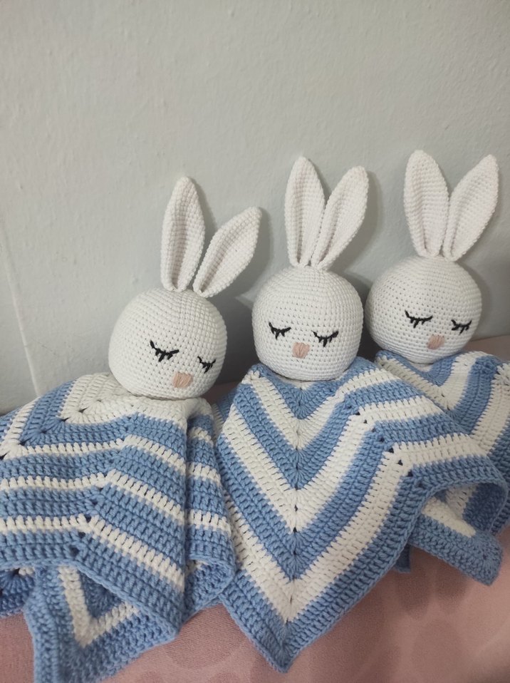 Renkli Nakışlı Örgü Tavşan Oyuncaklar - Görsel 3