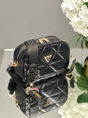 Guess Kutu Çanta