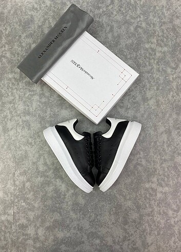 37 Beden Alexander McQueen Kadın Sneakers 