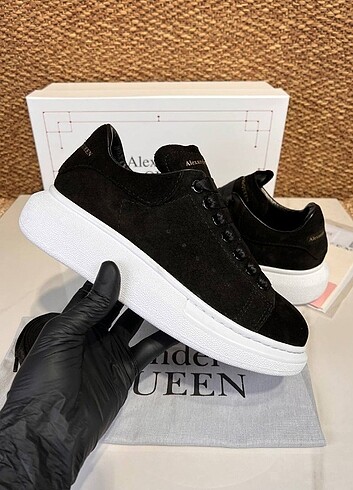 Alexander McQueen Kadın Süet Sneakers Ayakkabı 