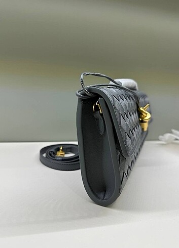 Bottega Veneta BOTTEGA VENETA Andiamo Clutch 