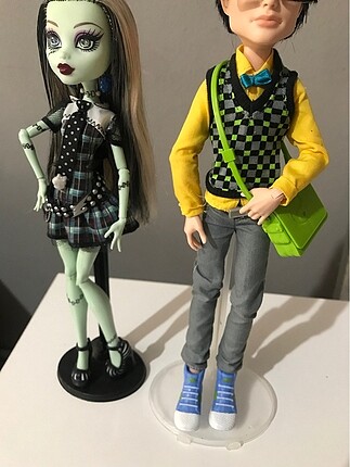 monster high stand