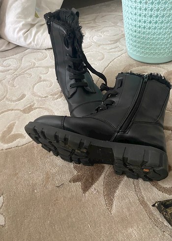 Siyah Kürklü Blok Topuklu Goth Botlar