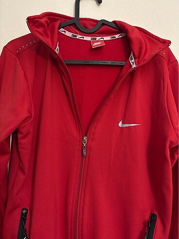 s Beden kırmızı Renk Nike ceket