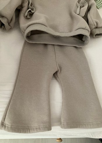 Gri Fırfırlı Bebek Kız Takımı - Görsel 3