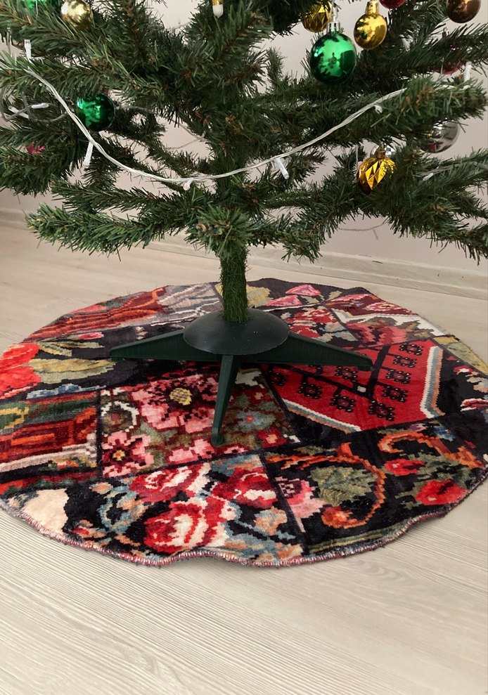 Renkli Süslemeli Yeni Yıl Ağacı - Görsel 2