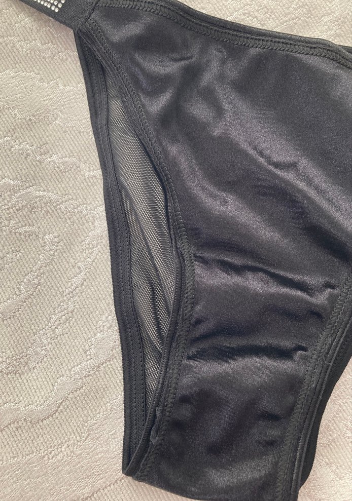 Siyah İç Çamaşır - Görsel 3